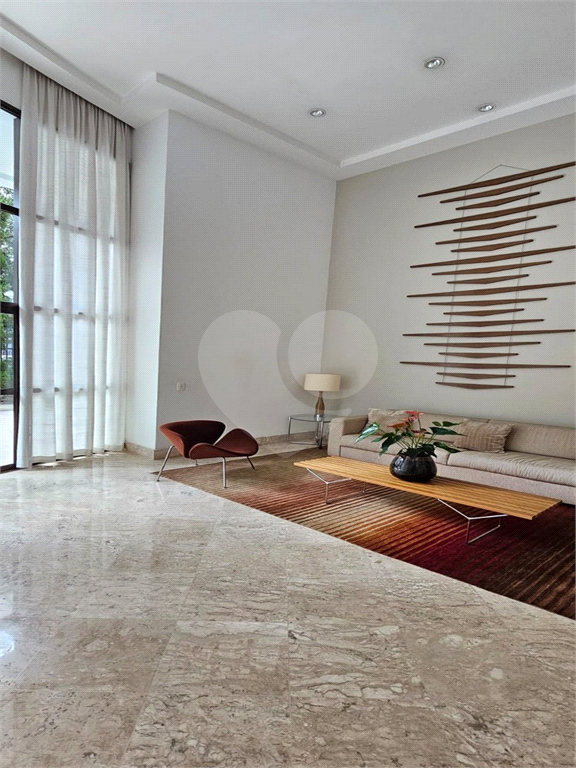 Apartamento Duplex Alto Padrão à venda no Jardim Paulista. Excelente localização!