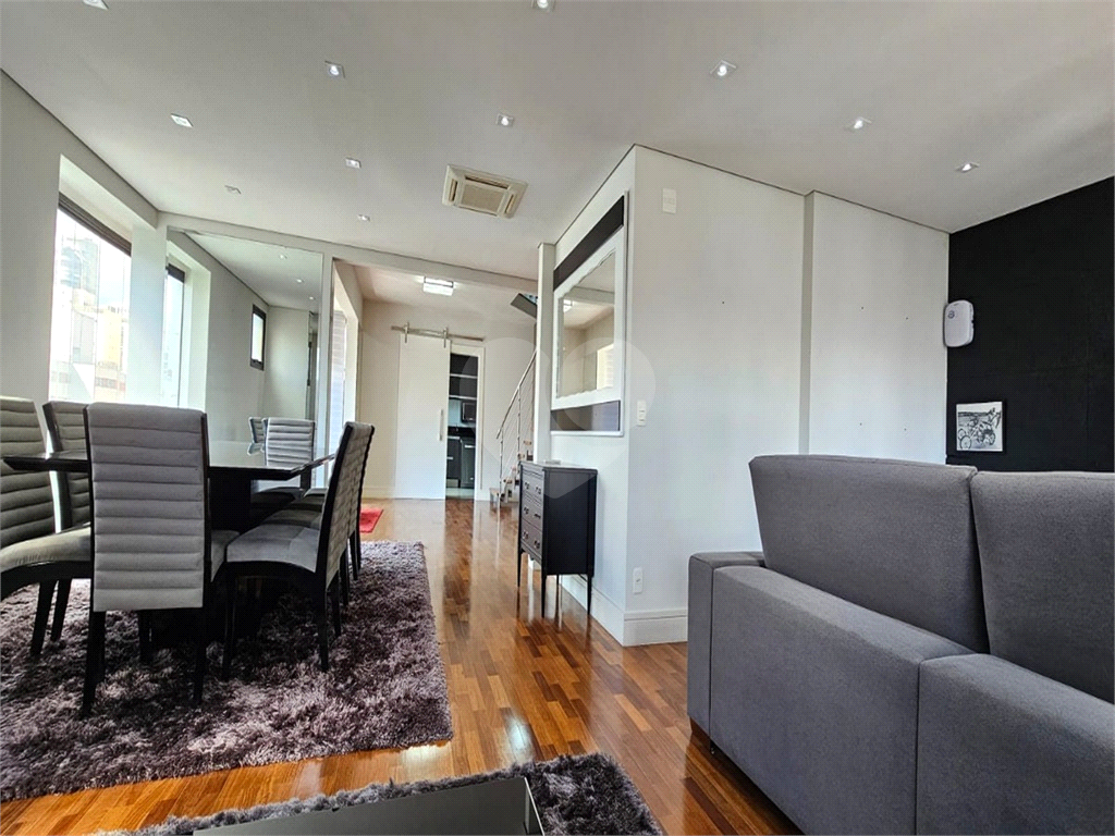 Apartamento Duplex Alto Padrão à venda no Jardim Paulista. Excelente localização!