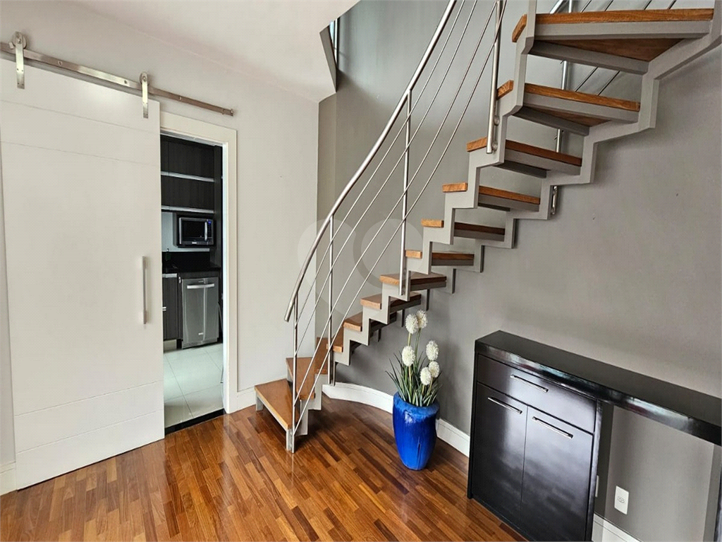 Apartamento Duplex Alto Padrão à venda no Jardim Paulista. Excelente localização!