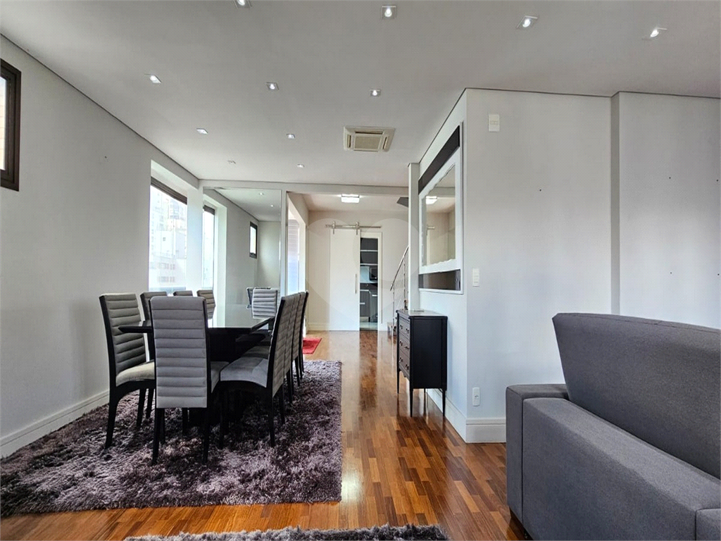 Apartamento Duplex Alto Padrão à venda no Jardim Paulista. Excelente localização!