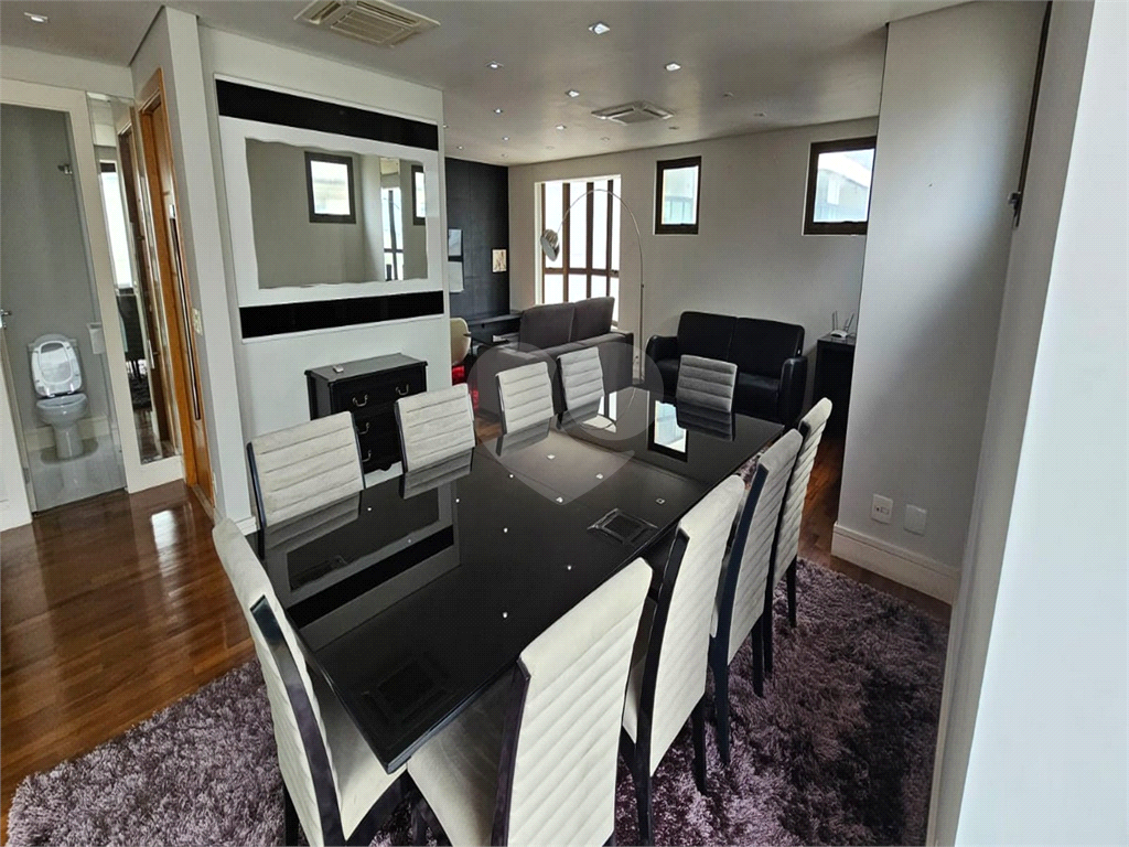 Apartamento Duplex Alto Padrão à venda no Jardim Paulista. Excelente localização!