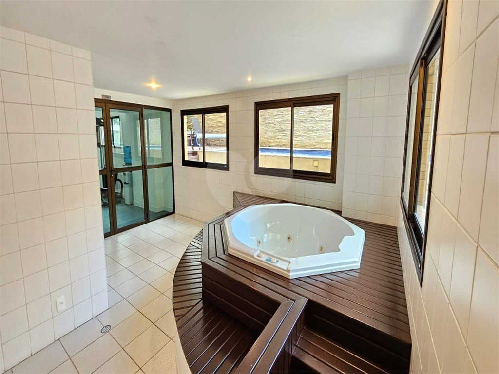 Apartamento Duplex Alto Padrão à venda no Jardim Paulista. Excelente localização!