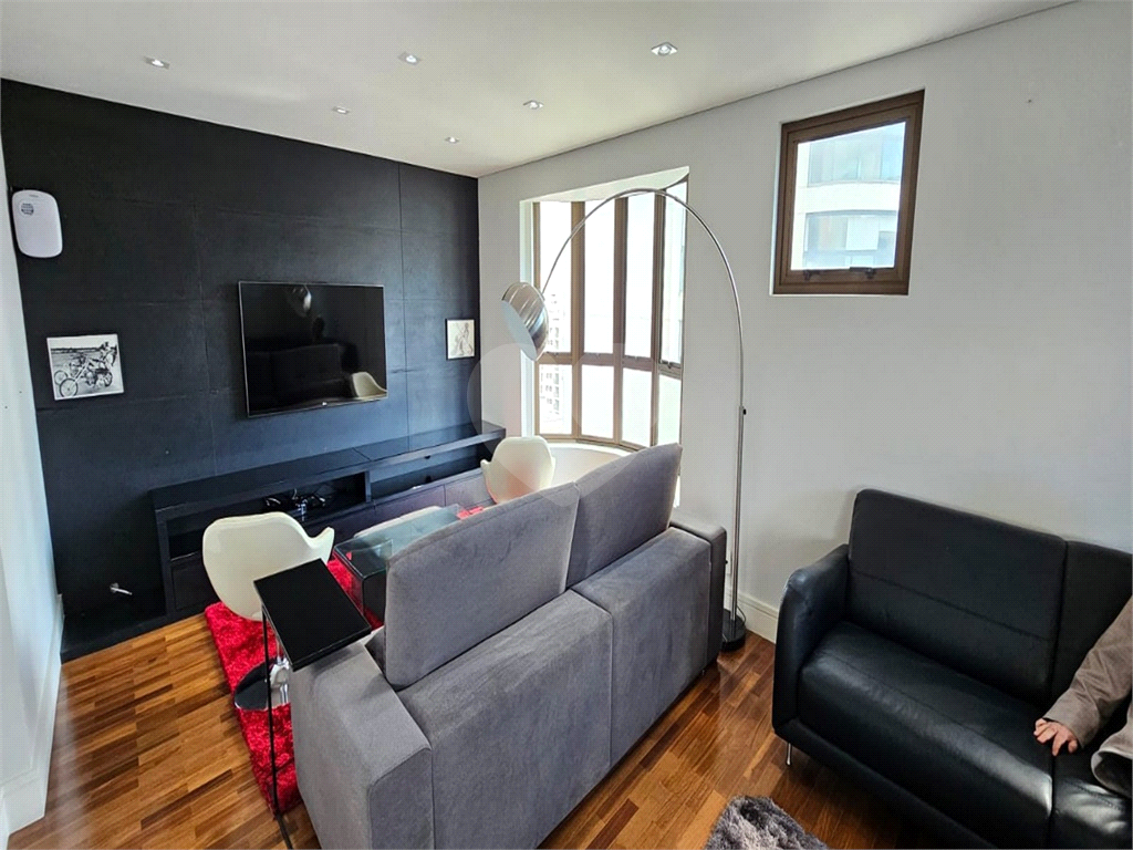 Apartamento Duplex Alto Padrão à venda no Jardim Paulista. Excelente localização!