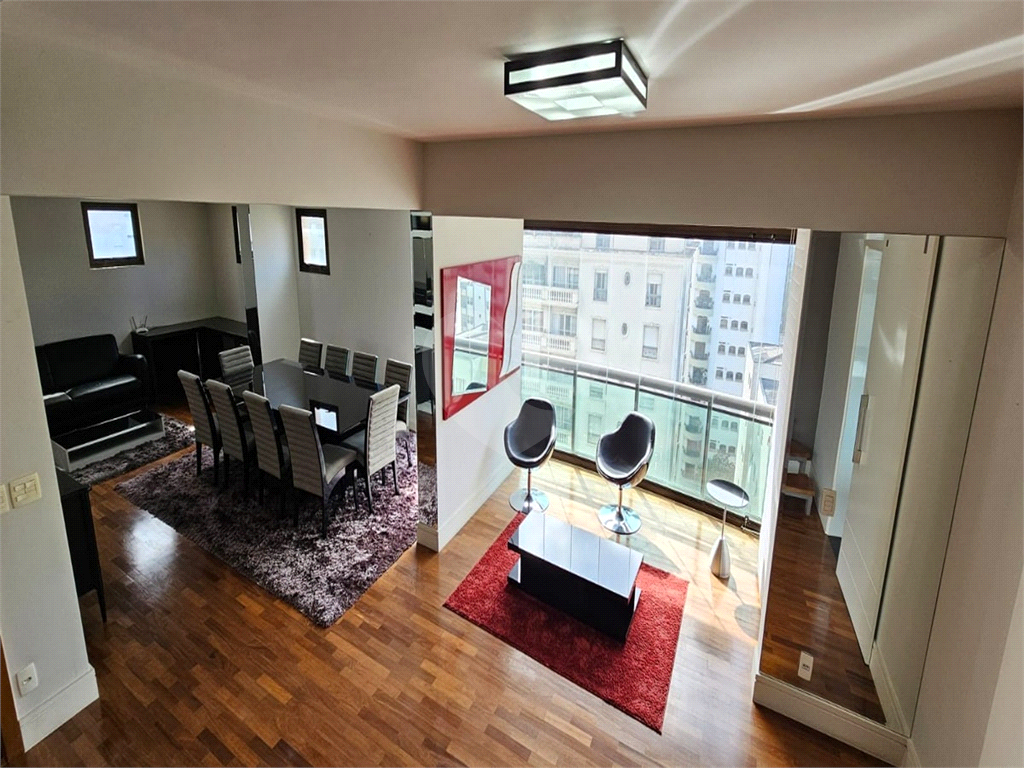 Apartamento Duplex Alto Padrão à venda no Jardim Paulista. Excelente localização!