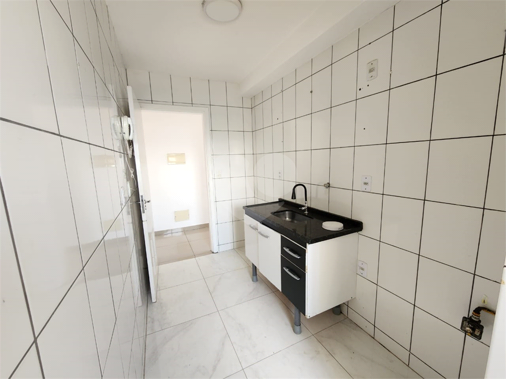 Apartamento a venda de 2 quartos 1 vaga no Pq. Edú Chaves.
