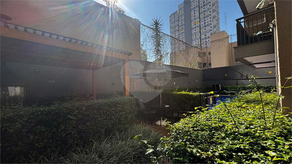Apartamento à venda com 1 quarto, 28m² - Foto 11