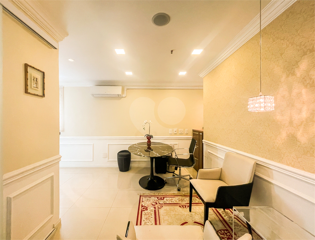 Sala / Conjunto Comercial - Alto Padrão - Bela Vista - 6 Salas - 2 Banheiros - 2 Vagas - Venda / Compra