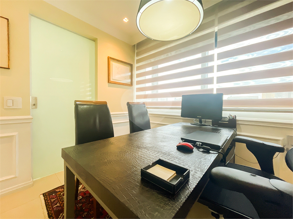 Sala / Conjunto Comercial - Alto Padrão - Bela Vista - 6 Salas - 2 Banheiros - 2 Vagas - Venda / Compra