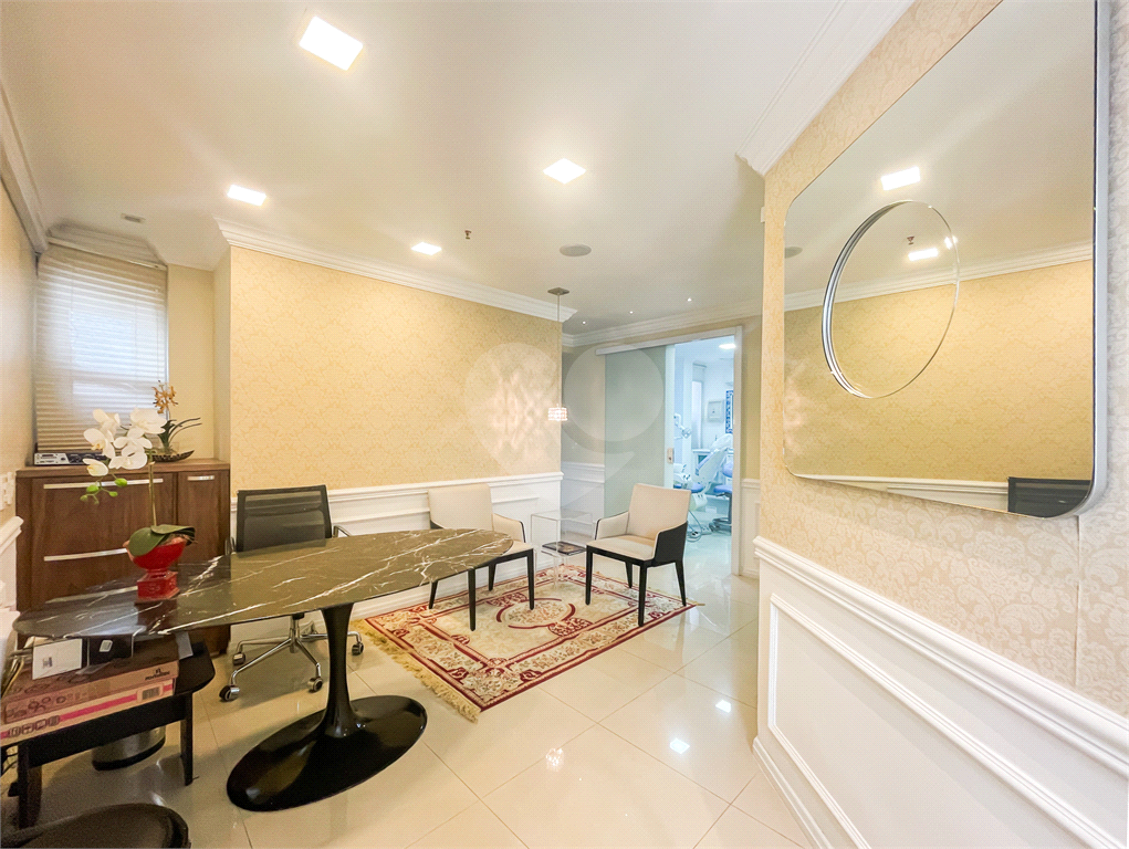 Sala / Conjunto Comercial - Alto Padrão - Bela Vista - 6 Salas - 2 Banheiros - 2 Vagas - Venda / Compra