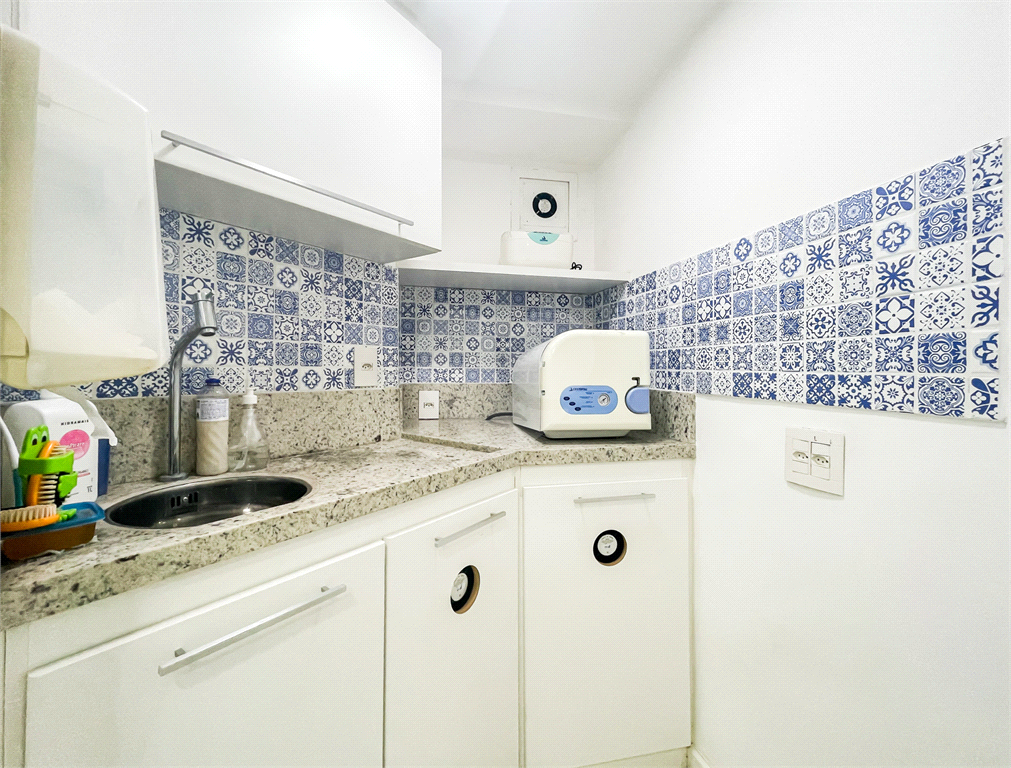 Conjunto / Sala Comercial - Bela Vista - Alto Padrão - 2 Vagas - Venda / Compra - Consultório Médico