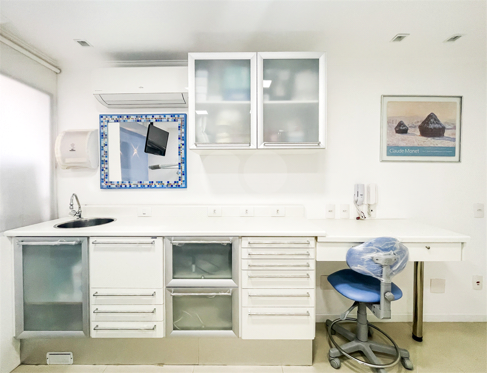 Conjunto / Sala Comercial - Bela Vista - Alto Padrão - 2 Vagas - Venda / Compra - Consultório Médico