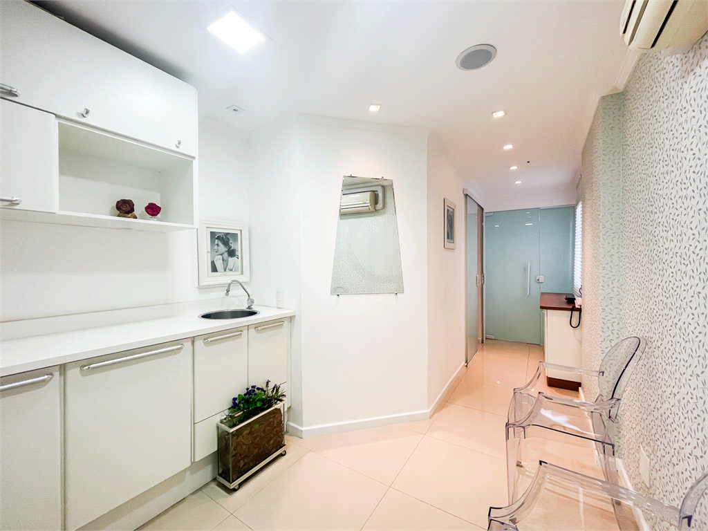 Conjunto / Sala Comercial - Bela Vista - Alto Padrão - 2 Vagas - Venda / Compra - Consultório Médico