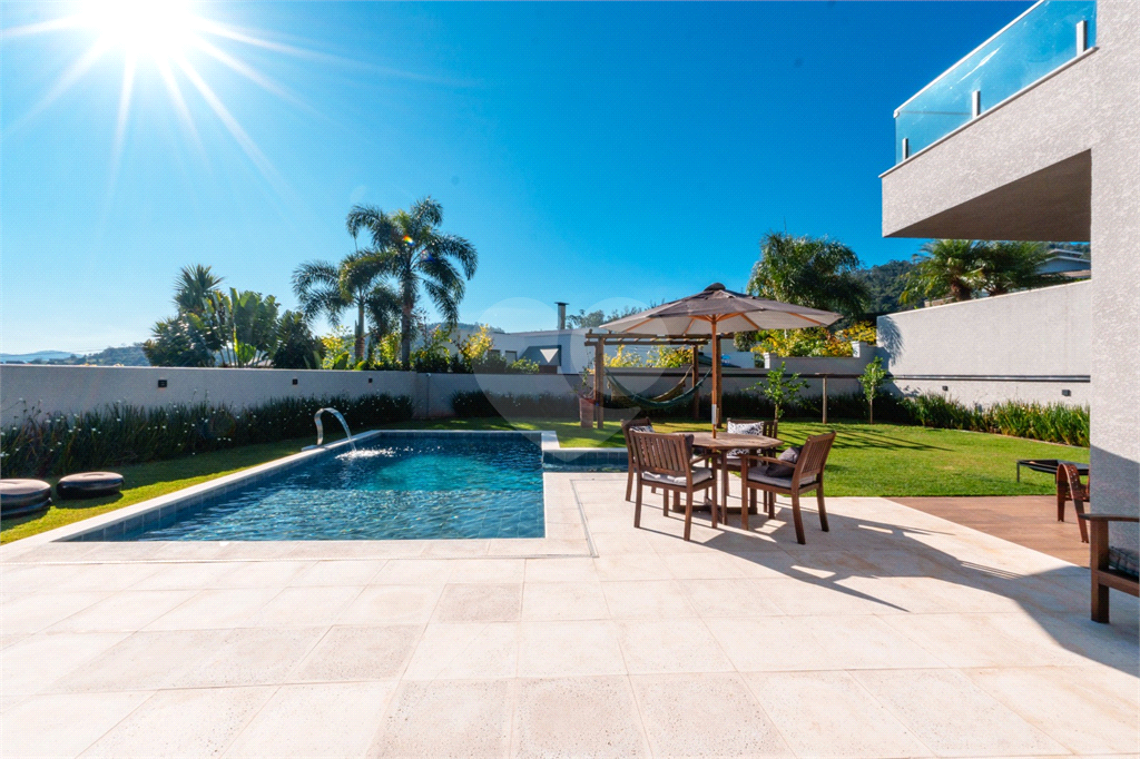 Casa à venda com 4 quartos, 472m² - Foto 1