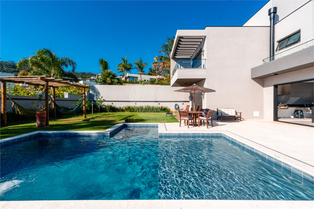 Casa à venda com 4 quartos, 472m² - Foto 2