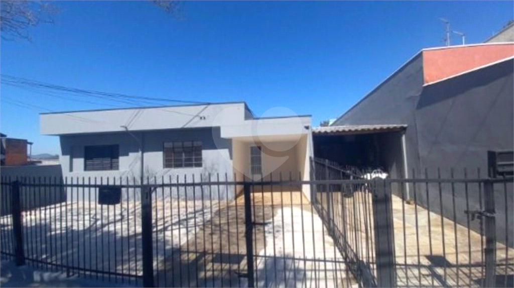 Casa à venda com 3 quartos, 190m² - Foto 1
