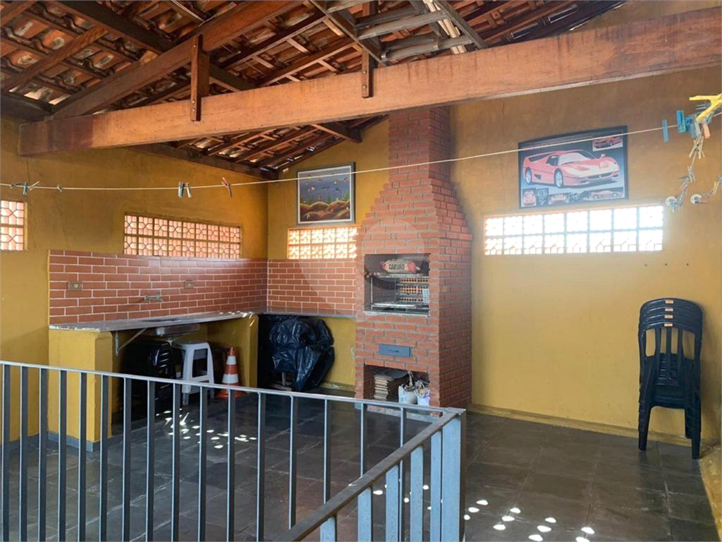 VENDA - Casa espaçosa com suíte e terraço gourmet | 3 dormitórios (1 suíte)