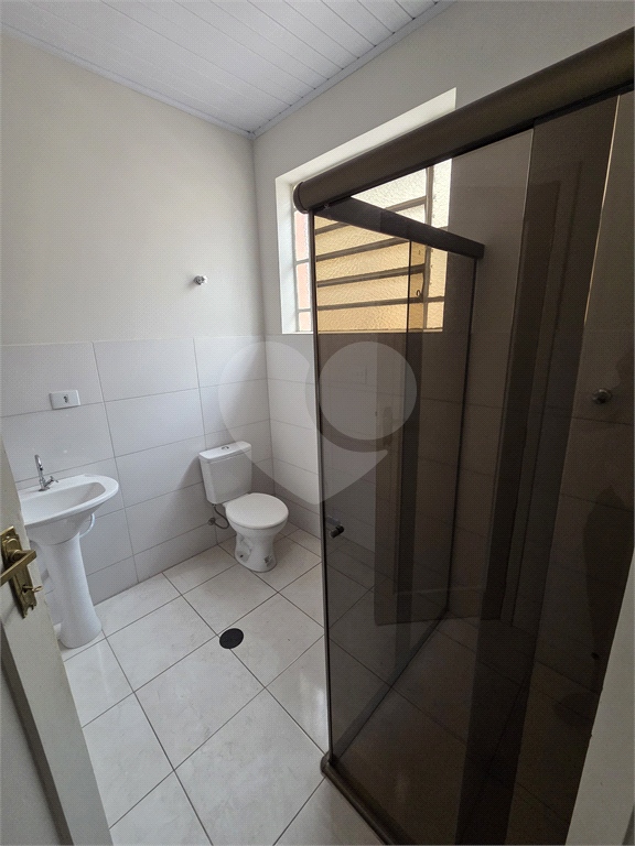 CASA REFORMADA COM 4 QUARTOS, 2 BANHEIROS, 2 VAGAS DE GARAGEM, QUINTAL E EDÍCULA