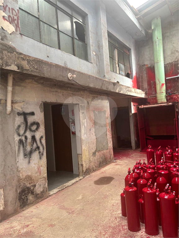 Prédio Comercial 400m² – Parque Novo Mundo | Salão 200m² + Escritórios | Aceita Permuta