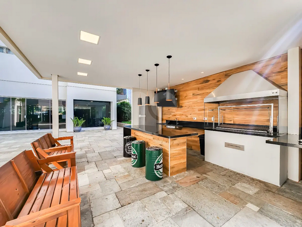 APARTAMENTO em MOEMA
