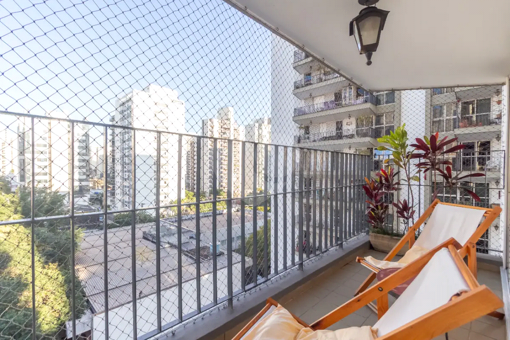 APARTAMENTO em MOEMA