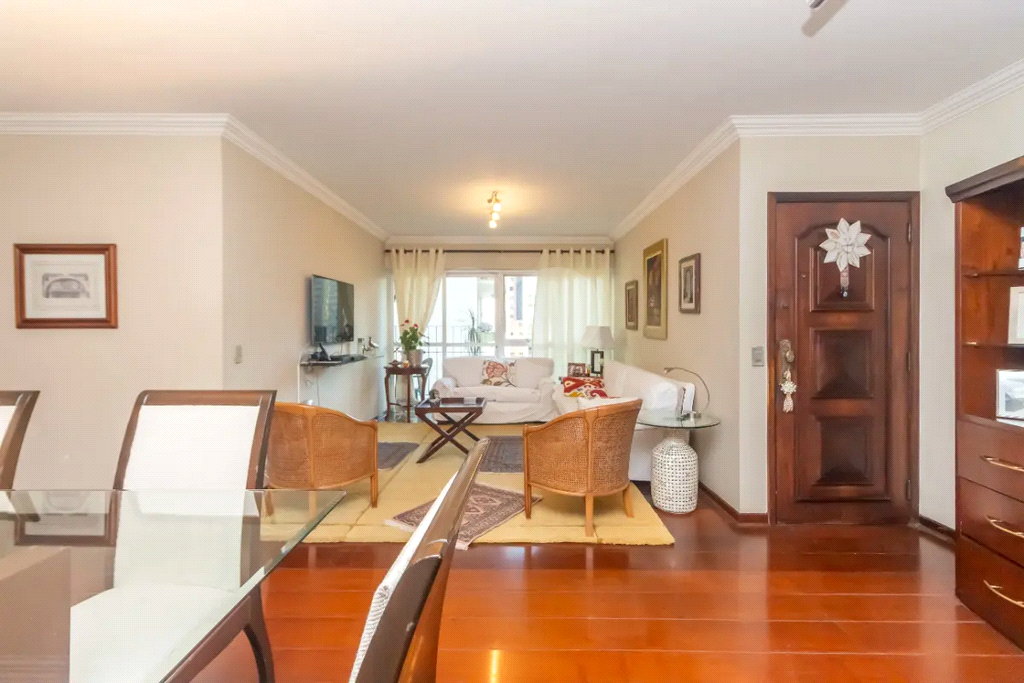 APARTAMENTO em MOEMA