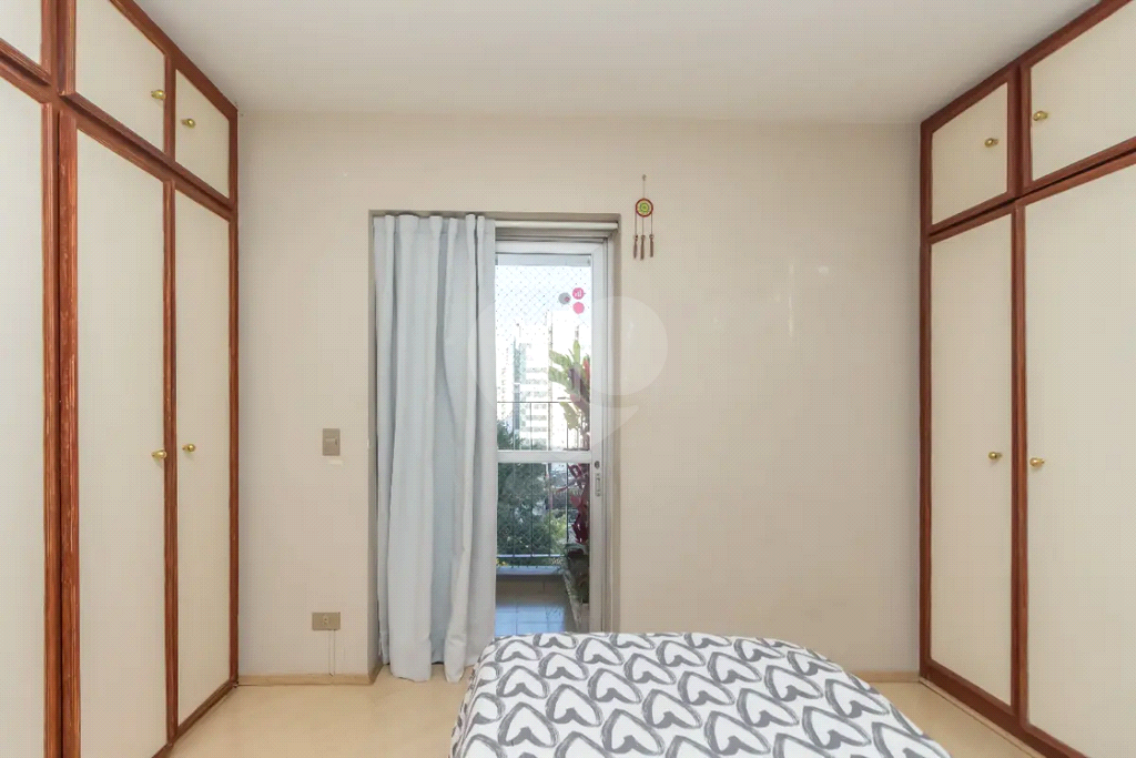 APARTAMENTO em MOEMA