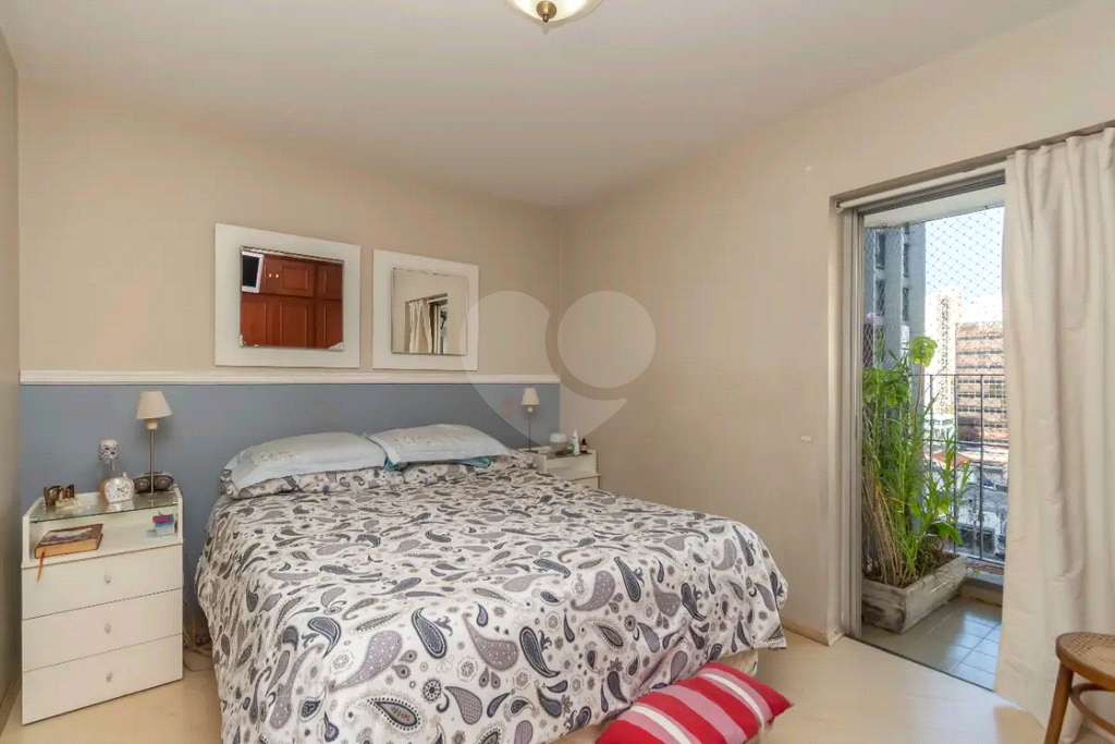 APARTAMENTO em MOEMA