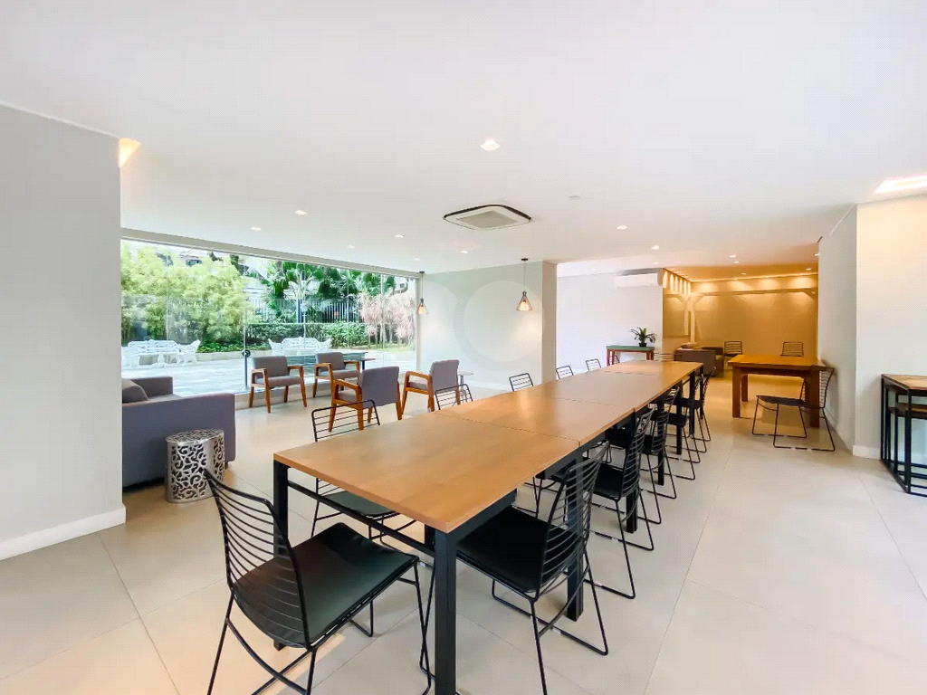 APARTAMENTO em MOEMA