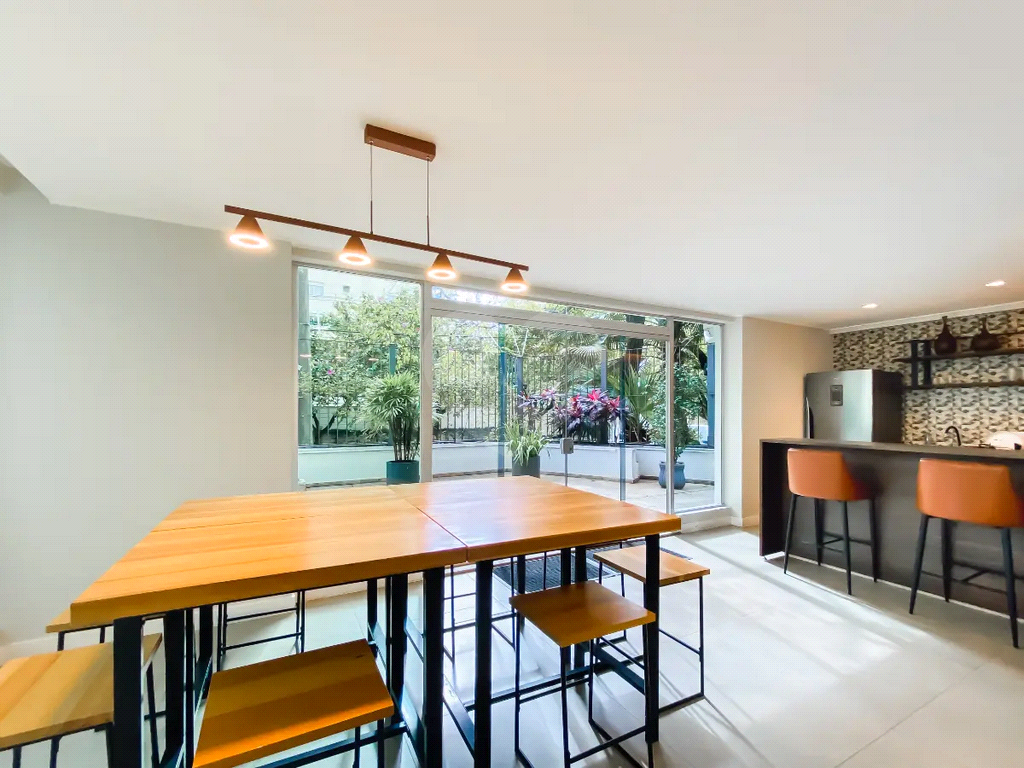 APARTAMENTO em MOEMA