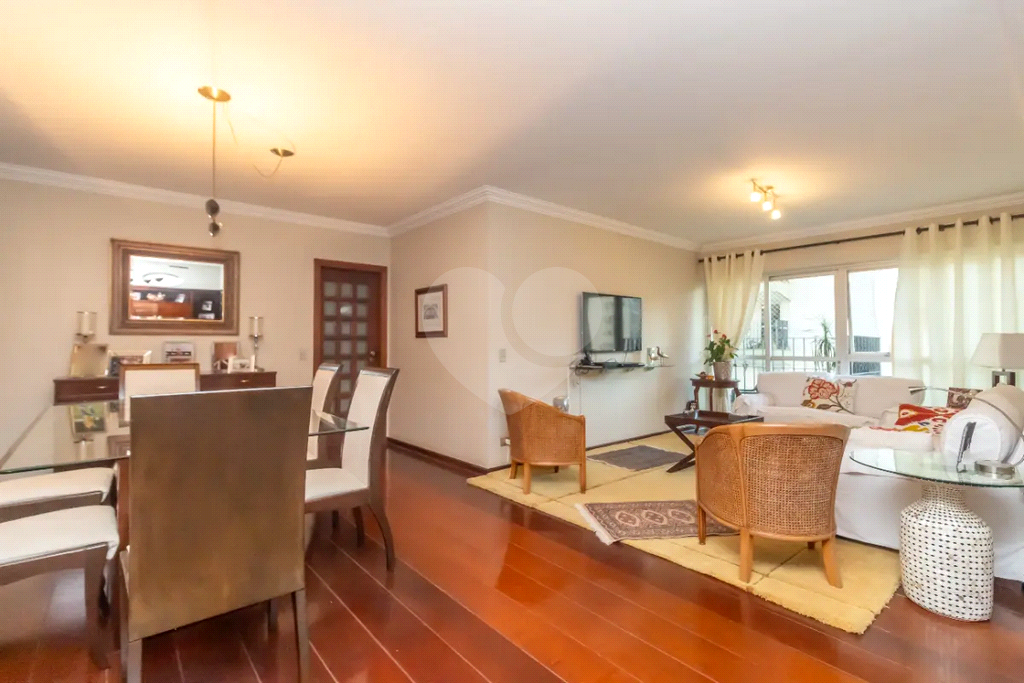 APARTAMENTO em MOEMA