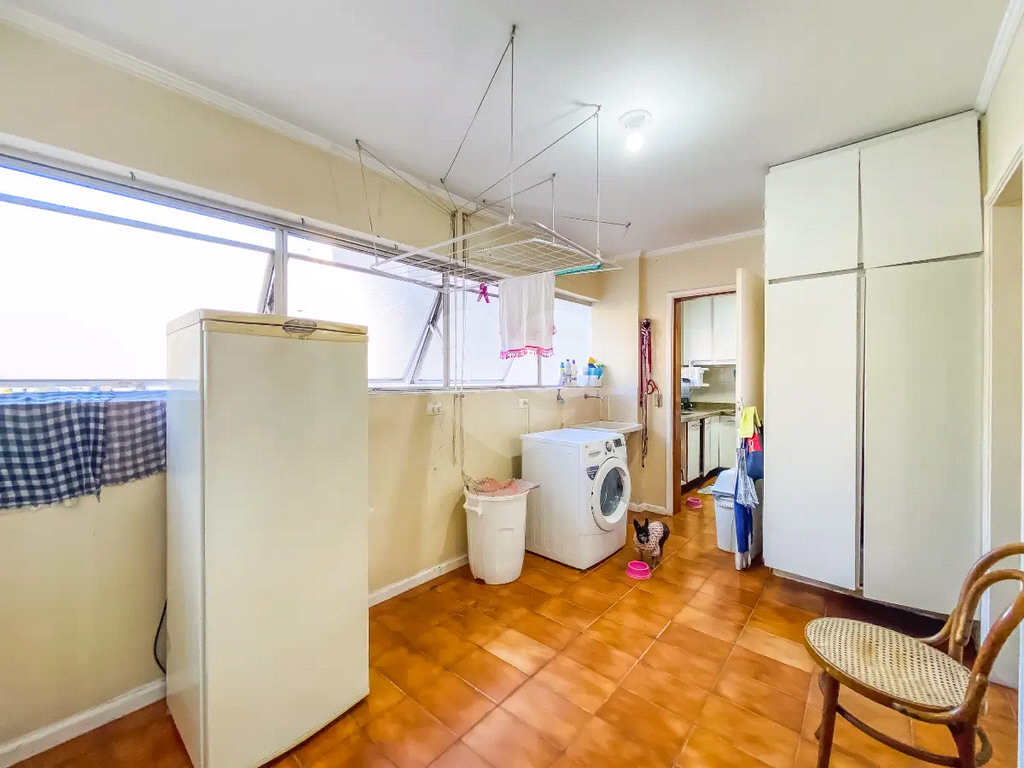 APARTAMENTO em MOEMA