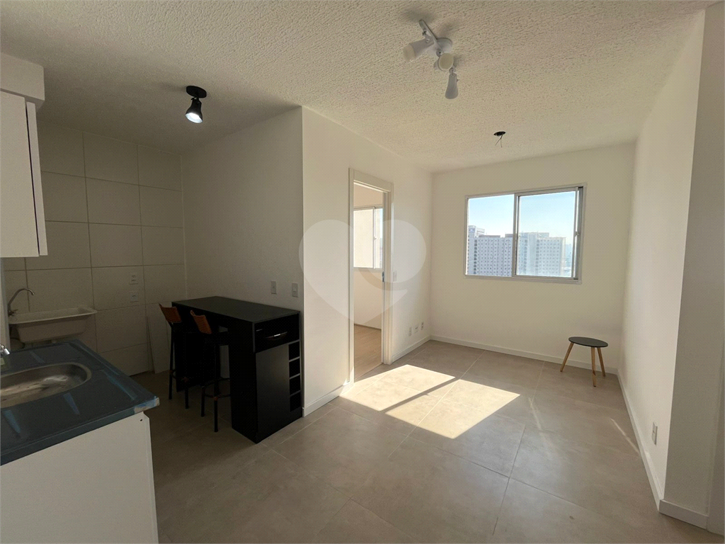 ALUGA-SE APARTAMENTO DE 2 DORMITÓRIOS COM LAZER COMPLETO NA BARRA FUNDA