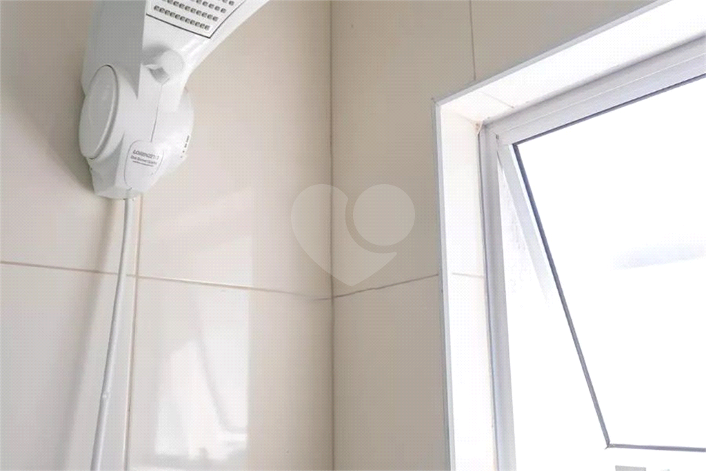Casa de Condomínio à Venda | 120m² | Mobiliada | 3 dormitórios (1 suíte) | 1 vaga na Vila Mazzei!