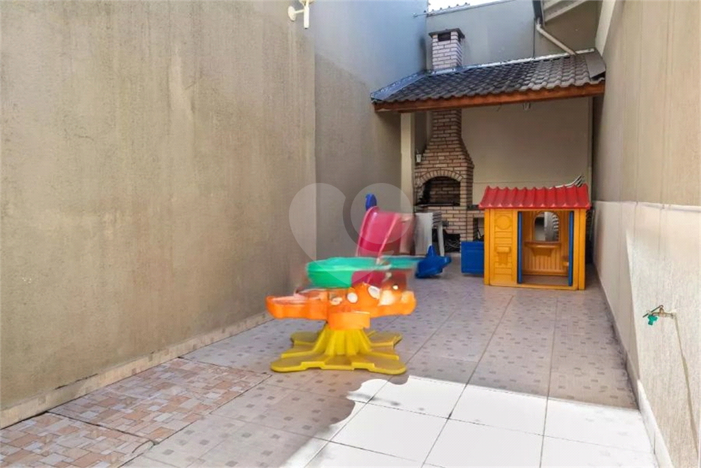 Casa de Condomínio à Venda | 120m² | Mobiliada | 3 dormitórios (1 suíte) | 1 vaga na Vila Mazzei!