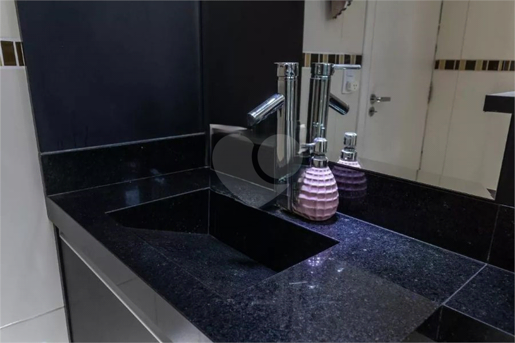 Casa de Condomínio à Venda | 120m² | Mobiliada | 3 dormitórios (1 suíte) | 1 vaga na Vila Mazzei!