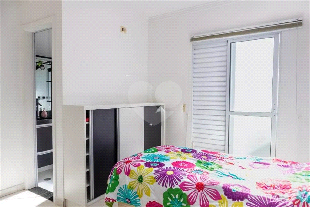 Casa de Condomínio à Venda | 120m² | Mobiliada | 3 dormitórios (1 suíte) | 1 vaga na Vila Mazzei!