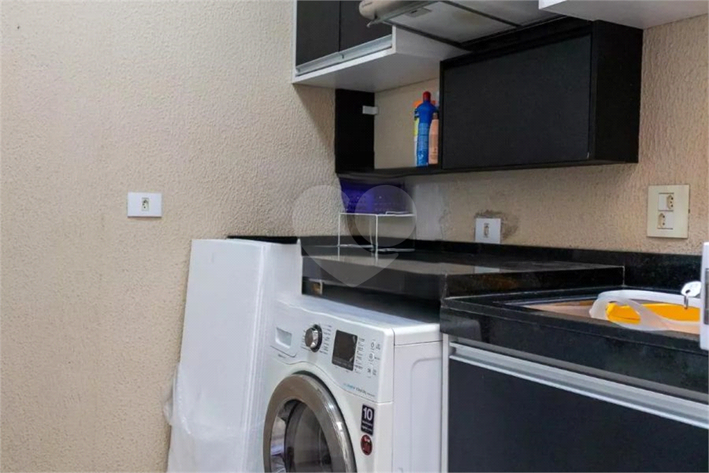 Casa de Condomínio à Venda | 120m² | Mobiliada | 3 dormitórios (1 suíte) | 1 vaga na Vila Mazzei!