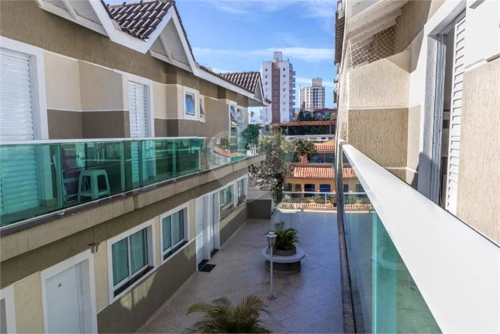 Casa de Condomínio à Venda | 120m² | Mobiliada | 3 dormitórios (1 suíte) | 1 vaga na Vila Mazzei!