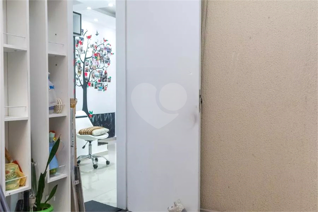 Casa de Condomínio à Venda | 120m² | Mobiliada | 3 dormitórios (1 suíte) | 1 vaga na Vila Mazzei!