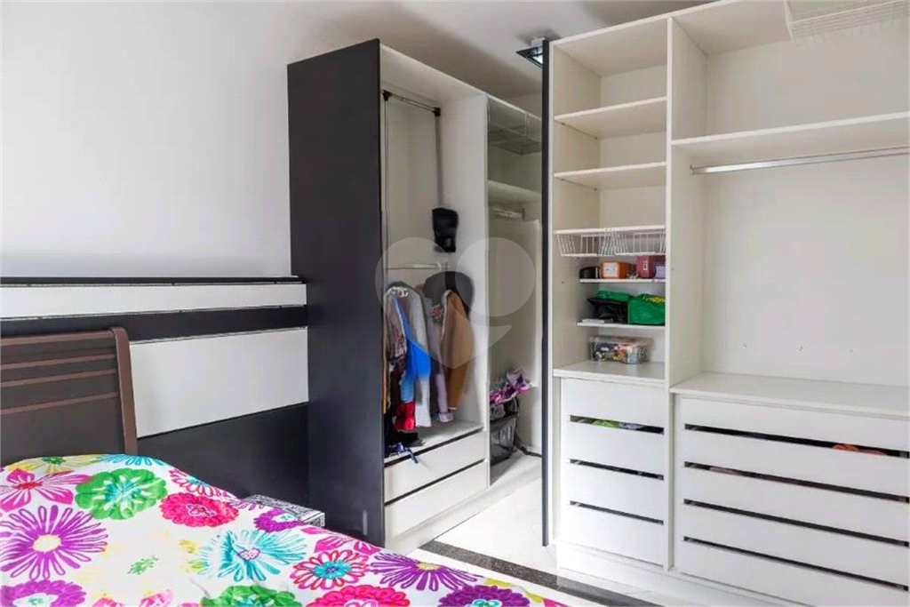 Casa de Condomínio à Venda | 120m² | Mobiliada | 3 dormitórios (1 suíte) | 1 vaga na Vila Mazzei!