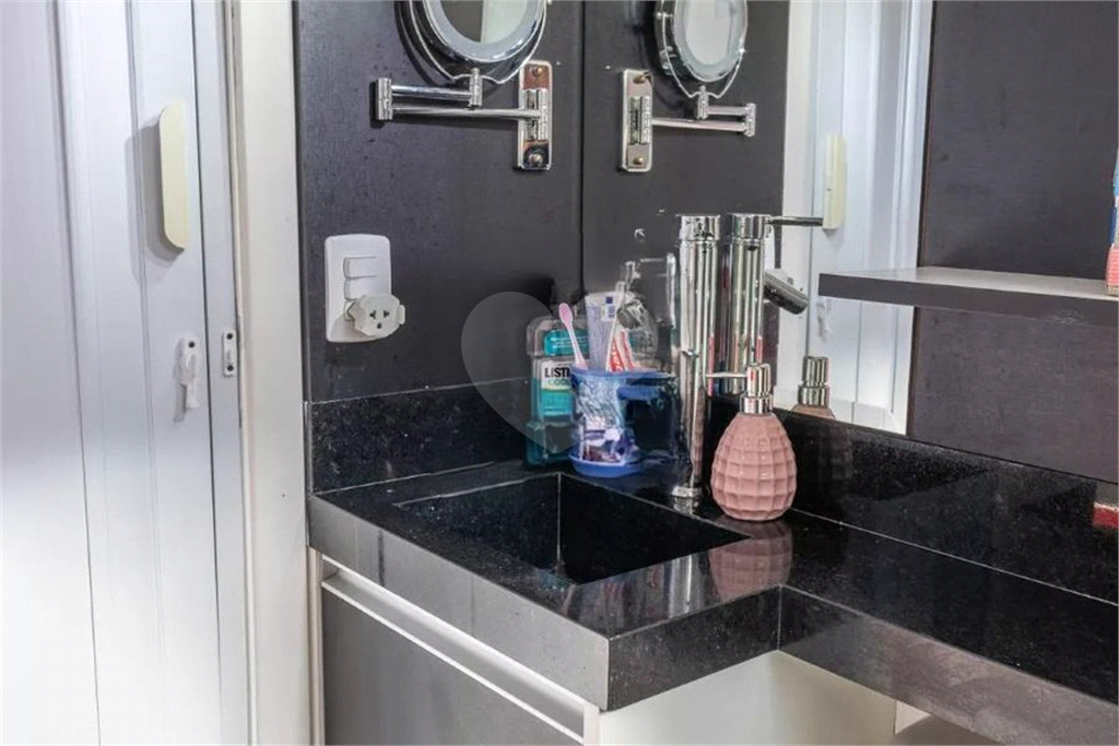 Casa de Condomínio à Venda | 120m² | Mobiliada | 3 dormitórios (1 suíte) | 1 vaga na Vila Mazzei!