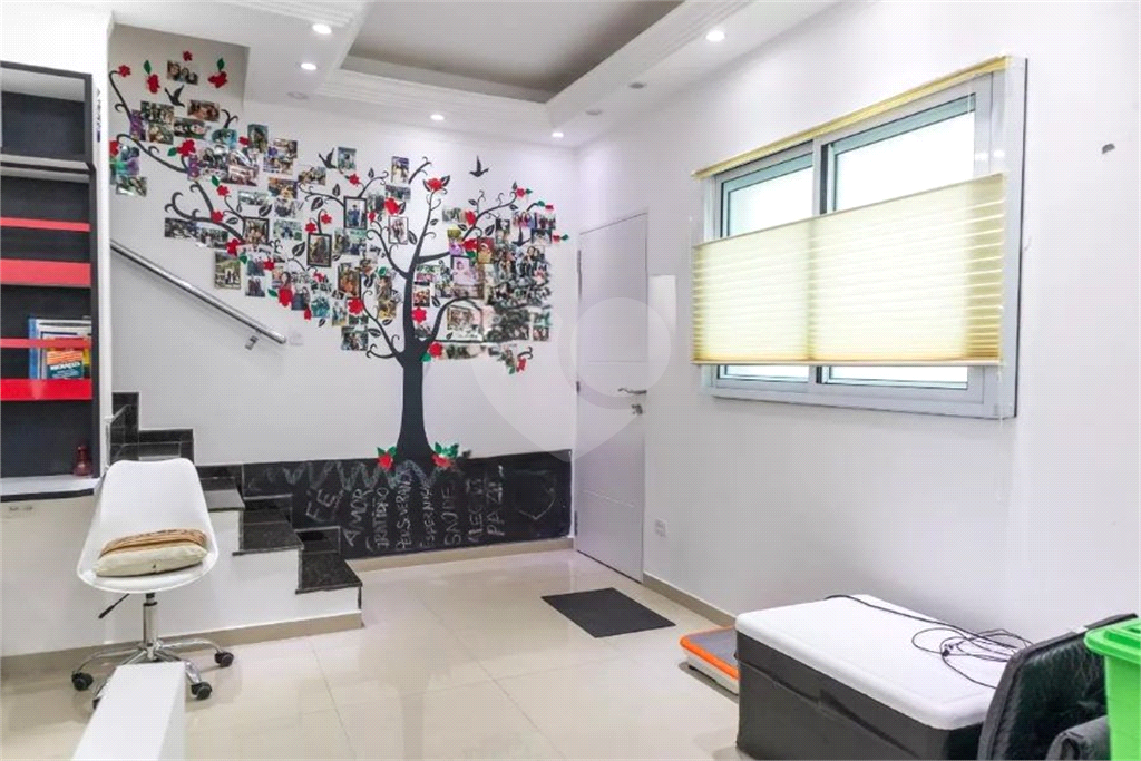 Casa de Condomínio à Venda | 120m² | Mobiliada | 3 dormitórios (1 suíte) | 1 vaga na Vila Mazzei!