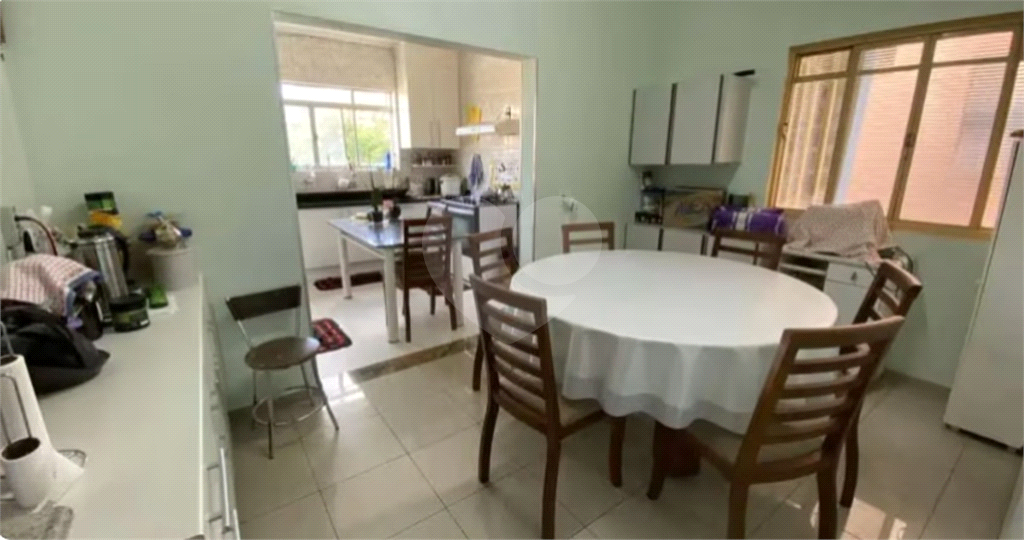 Casa à venda com 4 quartos, 235m² - Foto 2