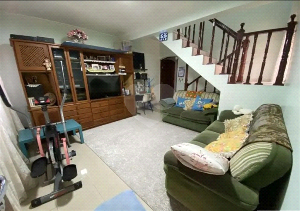 Casa à venda com 4 quartos, 235m² - Foto 1