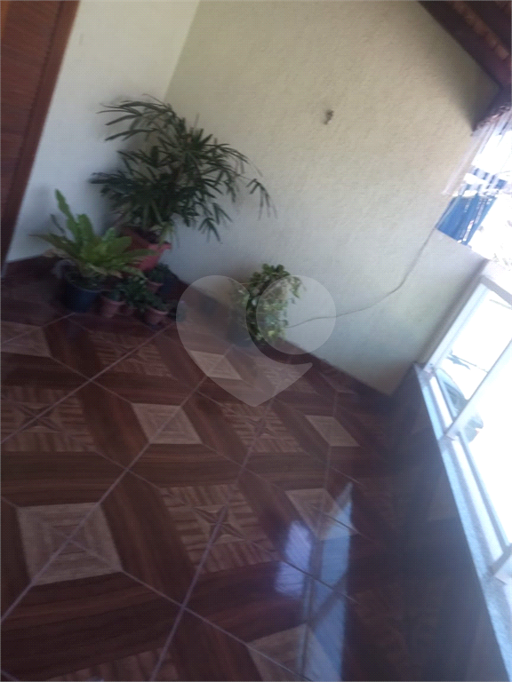 Sobrado para venda em GUARULHOS com 2 quartos, sendo 1 suíte3, 3 banheiros e 2 vagas de garagem