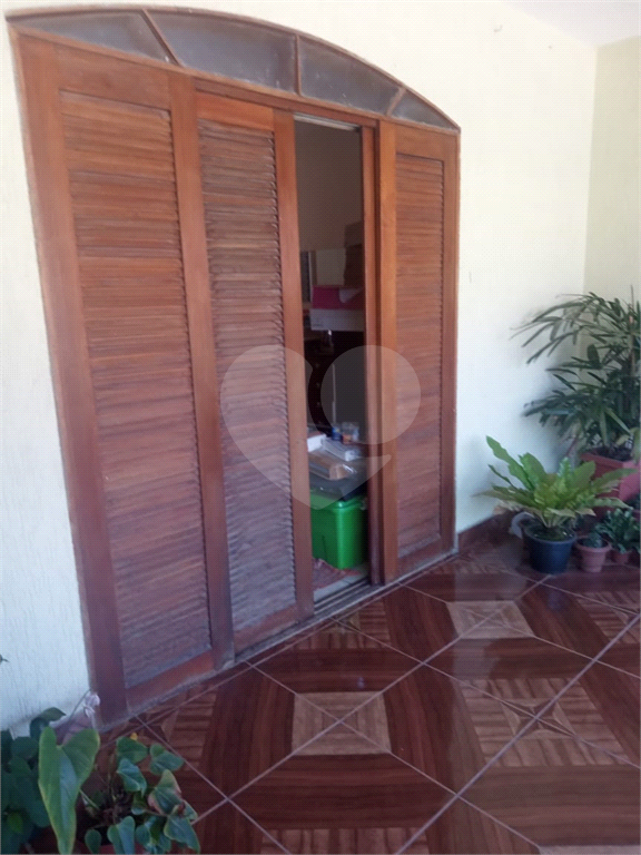 Sobrado para venda em GUARULHOS com 2 quartos, sendo 1 suíte3, 3 banheiros e 2 vagas de garagem
