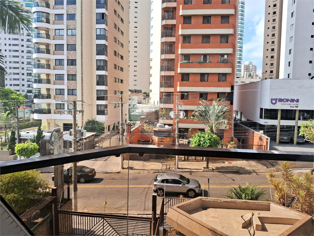 Apartamento a venda na Rua Pedro Doll