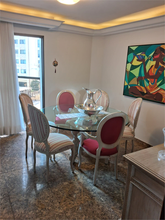 Apartamento a venda na Rua Pedro Doll