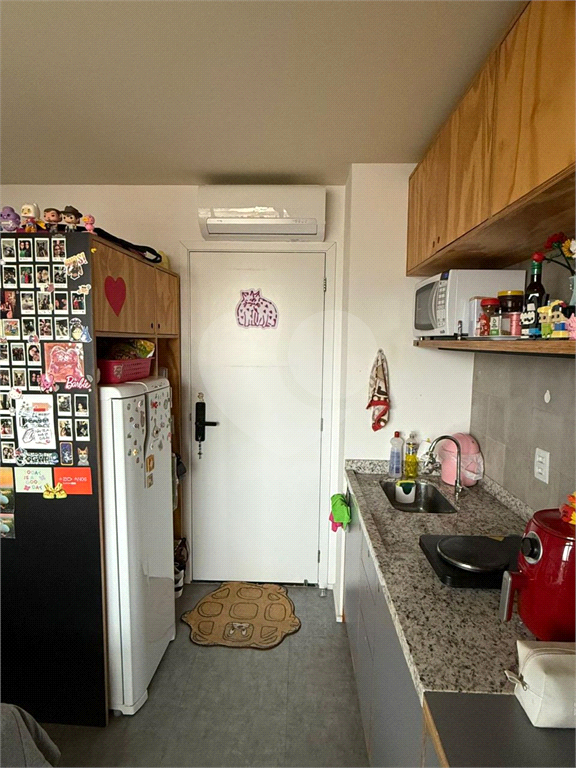 Studio de 25m² mobiliado e com varanda impecável condomínio com lazer completo Vila Mariana