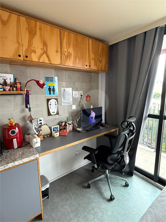 Studio de 25m² mobiliado e com varanda impecável condomínio com lazer completo Vila Mariana